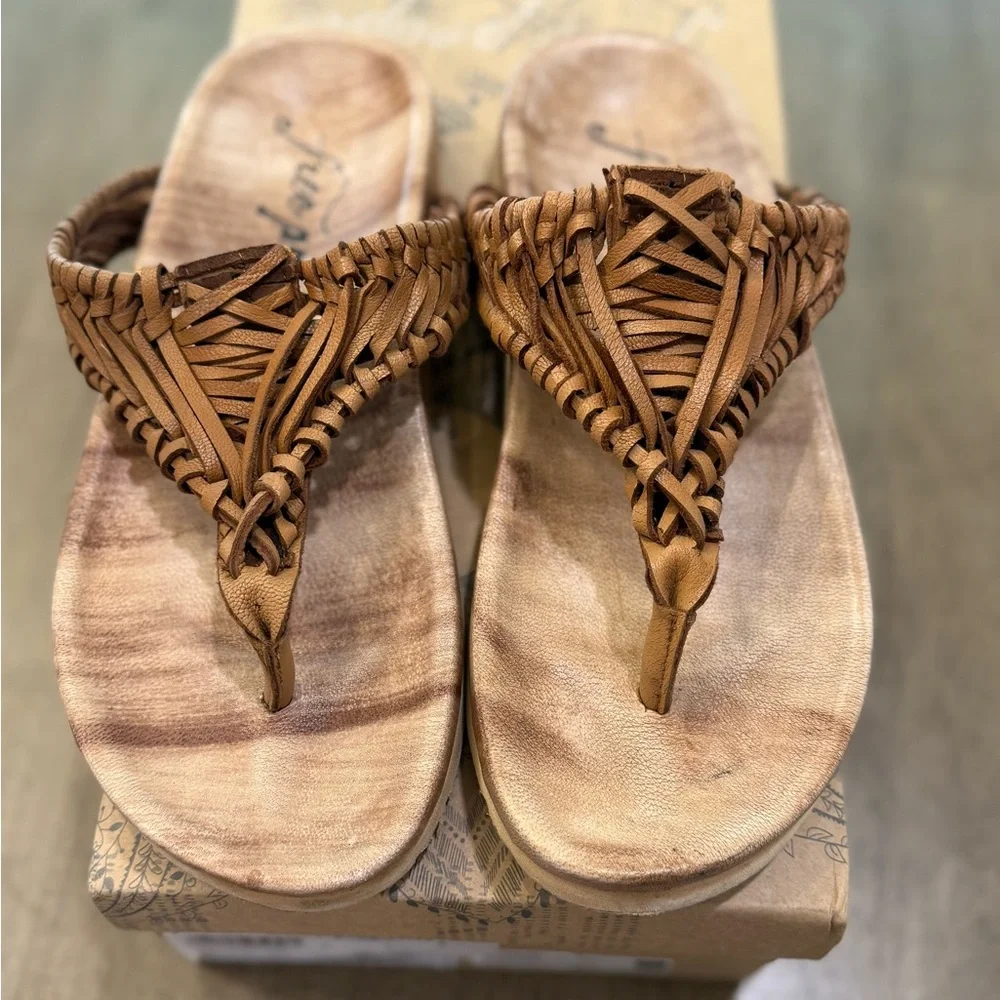 Free People Ivy Handwoven Footbed Sandals, Size 7 - Picture 5 of 8